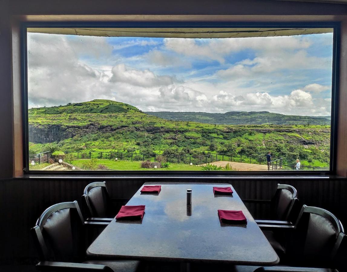 Upper Deck Resort - Stay And Relax At The Highest Peak Lonavala Ngoại thất bức ảnh