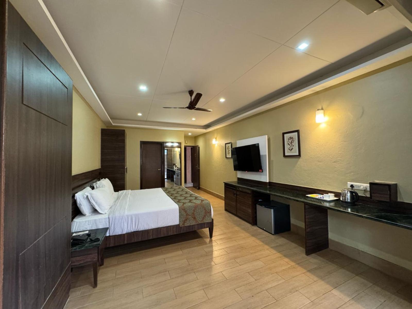 Upper Deck Resort - Stay And Relax At The Highest Peak Lonavala Ngoại thất bức ảnh