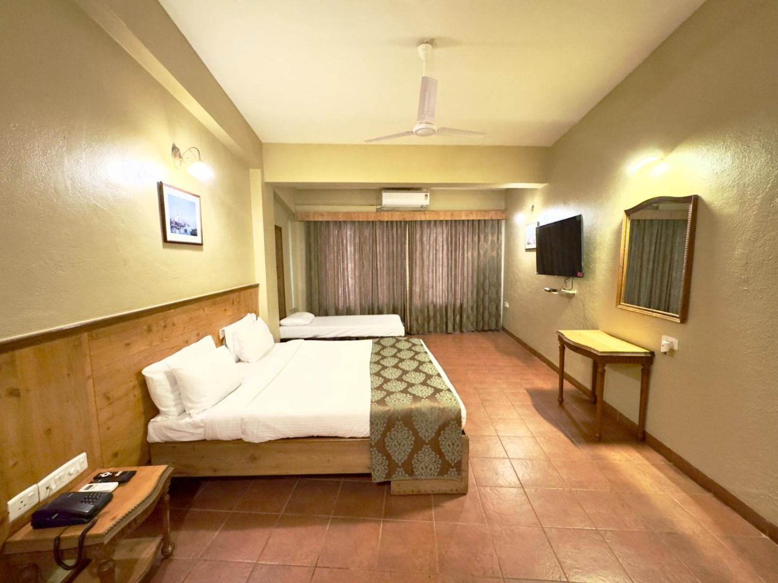 Upper Deck Resort - Stay And Relax At The Highest Peak Lonavala Ngoại thất bức ảnh