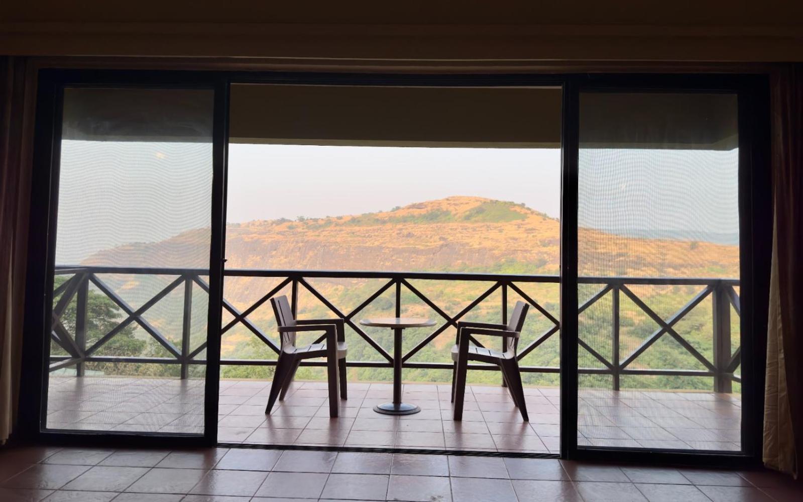 Upper Deck Resort - Stay And Relax At The Highest Peak Lonavala Ngoại thất bức ảnh