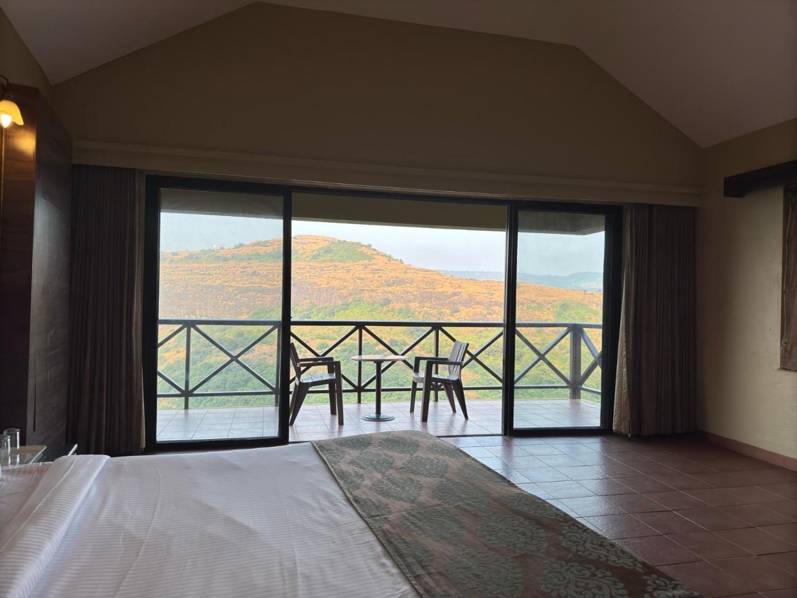 Upper Deck Resort - Stay And Relax At The Highest Peak Lonavala Ngoại thất bức ảnh