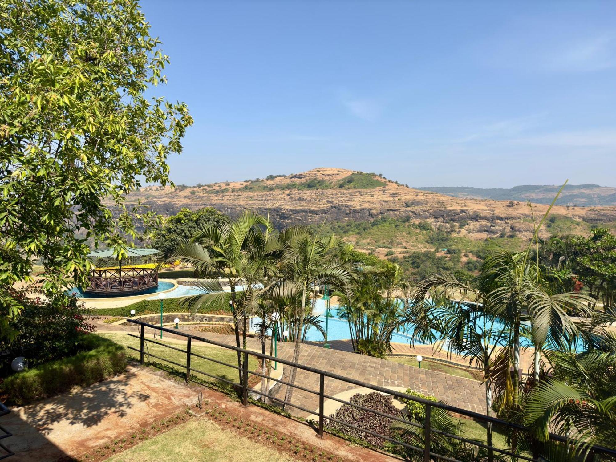 Upper Deck Resort - Stay And Relax At The Highest Peak Lonavala Ngoại thất bức ảnh
