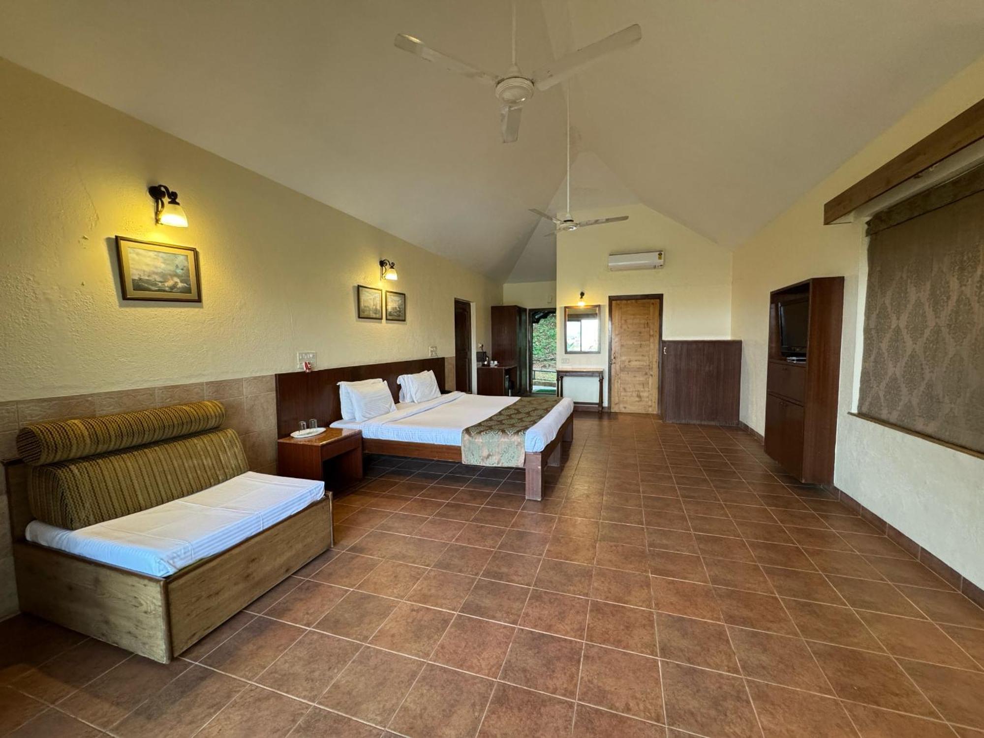 Upper Deck Resort - Stay And Relax At The Highest Peak Lonavala Ngoại thất bức ảnh