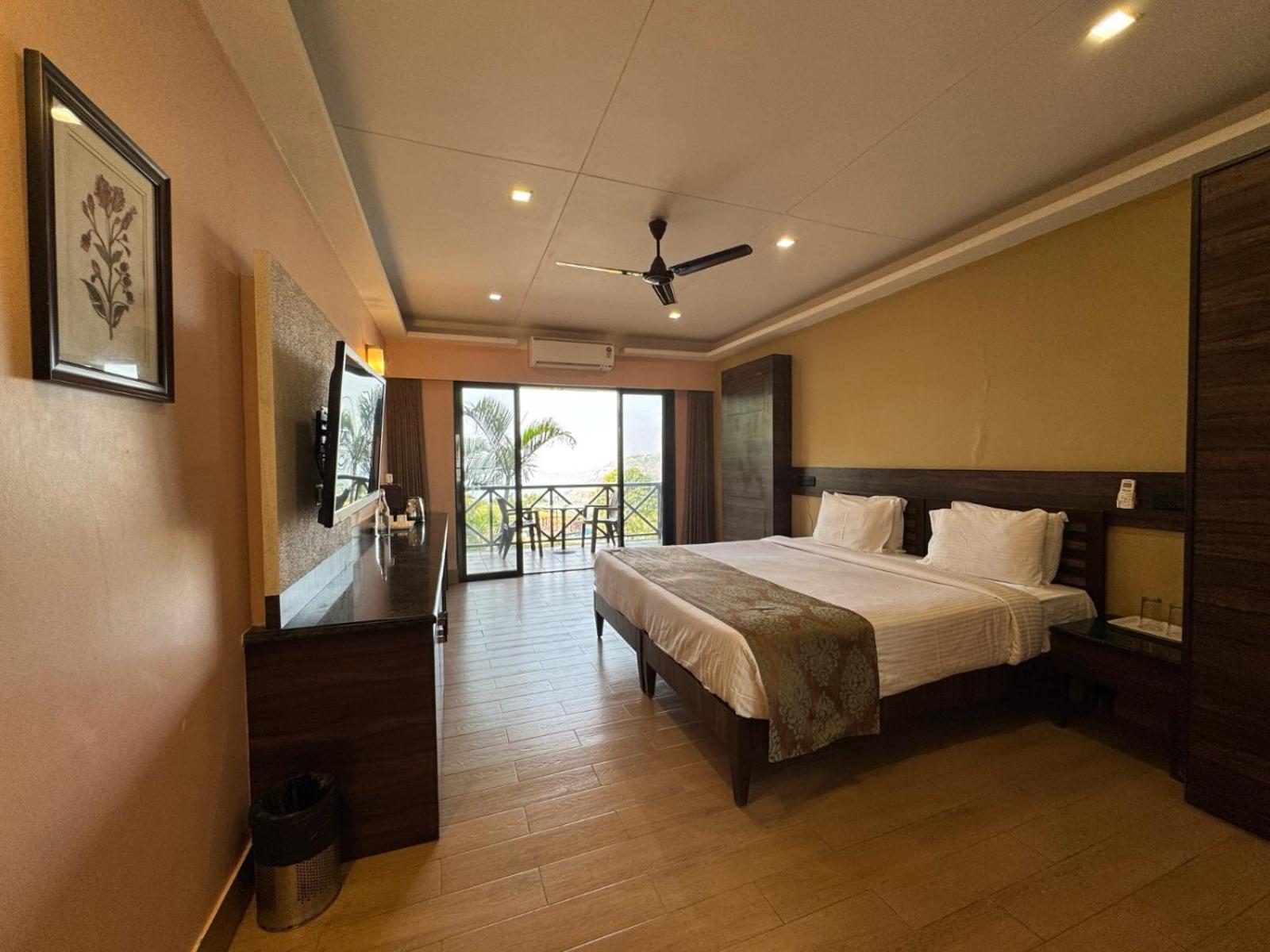 Upper Deck Resort - Stay And Relax At The Highest Peak Lonavala Ngoại thất bức ảnh
