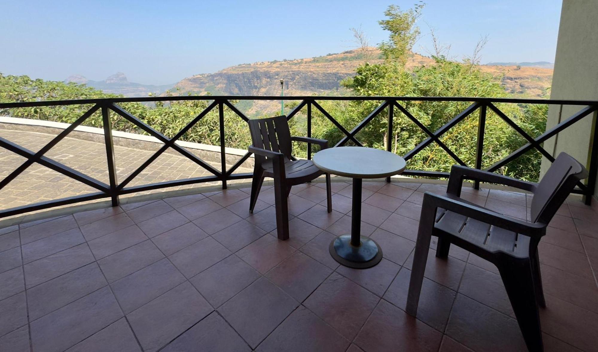 Upper Deck Resort - Stay And Relax At The Highest Peak Lonavala Ngoại thất bức ảnh