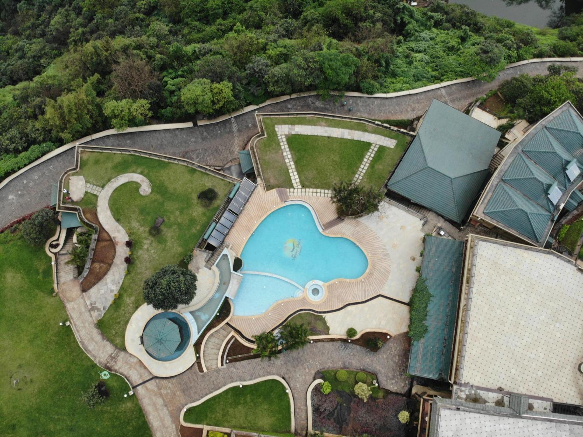 Upper Deck Resort - Stay And Relax At The Highest Peak Lonavala Ngoại thất bức ảnh